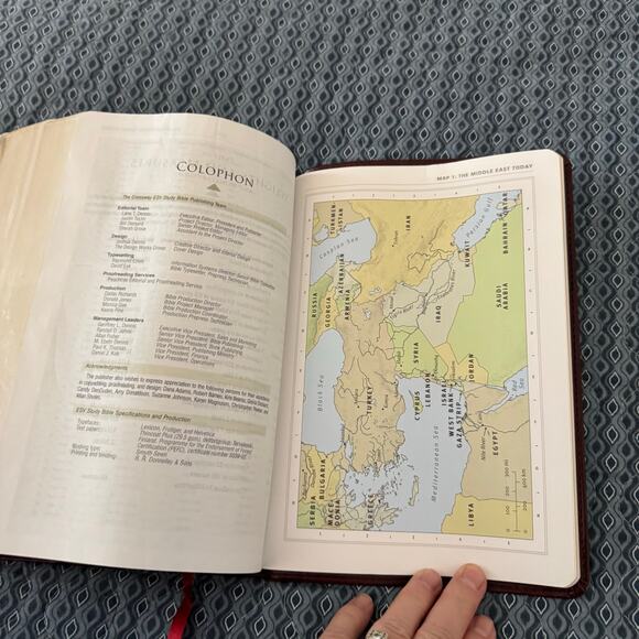 English Standard Version ESV Study Bible Tru Tone Cover Embossed Burgundy Red - Picture 11 of 12